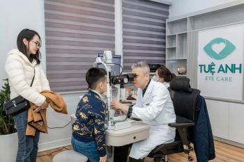 Chị Lan (Ninh Bình) có con điều trị OrthoK
