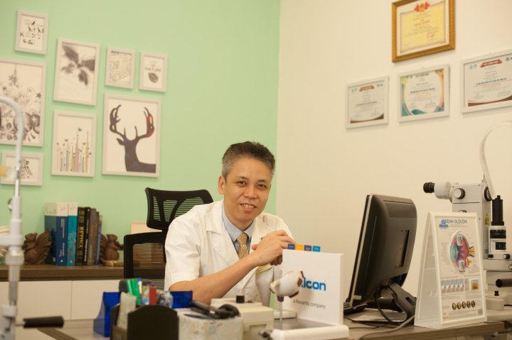 Tiến sĩ, Bác sĩ Đặng Trần Đạt – Trưởng khoa Dịch kính - Võng Mạc Bệnh viện Mắt Trung ương