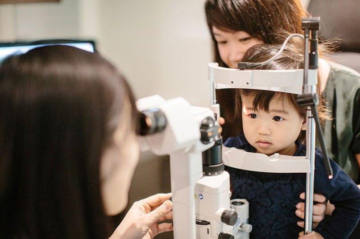 PHÁT HIỆN SỚM TẬT KHÚC XẠ Ở TRẺ